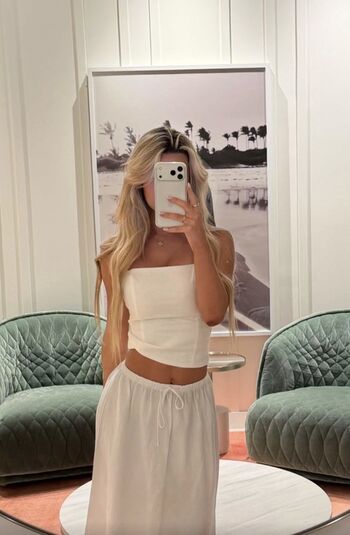 Emily elizabth  page leaked private photo uncensored HD quality