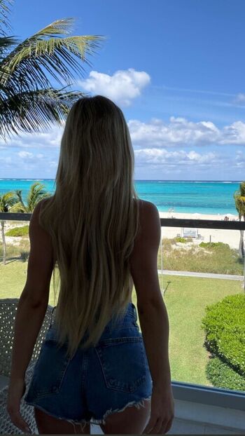 Emily elizabth  page leaked private photo uncensored HD quality