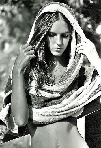 Emily feld  page leaked private photo uncensored HD quality