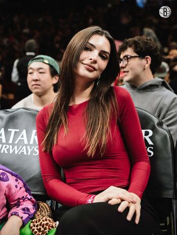 Emily ratajkowski  page leaked private photo uncensored HD quality