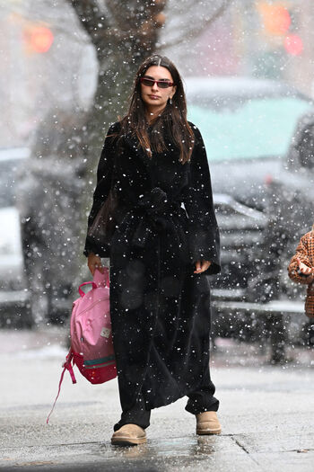 Emily ratajkowski  page leaked private photo uncensored HD quality