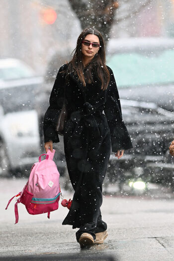 Emily ratajkowski  page leaked private photo uncensored HD quality