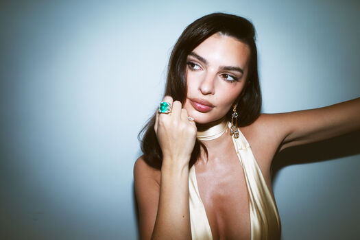 Emily ratajkowski  page leaked private photo uncensored HD quality