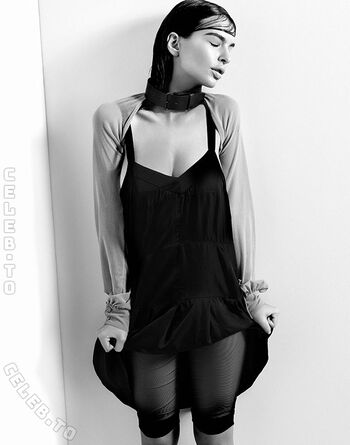 Emily ratajkowski  page leaked private photo uncensored HD quality