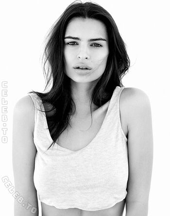 Emily ratajkowski  page leaked private photo uncensored HD quality