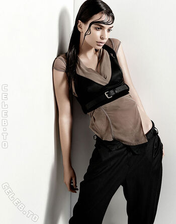 Emily ratajkowski  page leaked private photo uncensored HD quality