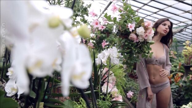 Emily ratajkowski  page leaked private photo uncensored HD quality