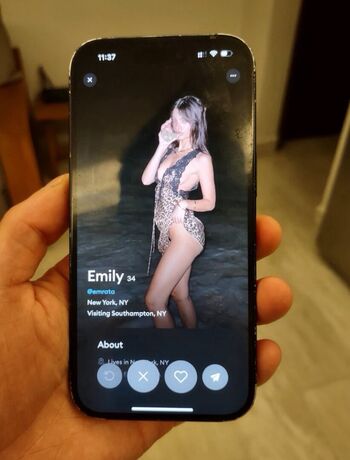 Emily ratajkowski  page leaked private photo uncensored HD quality