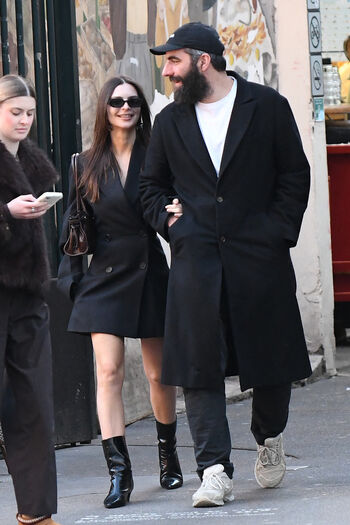 Emily ratajkowski  page leaked private photo uncensored HD quality