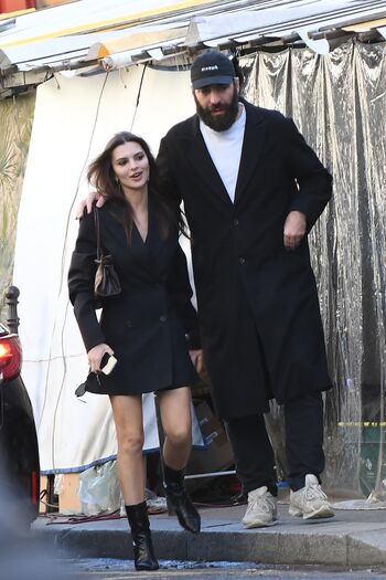 Emily ratajkowski  page leaked private photo uncensored HD quality