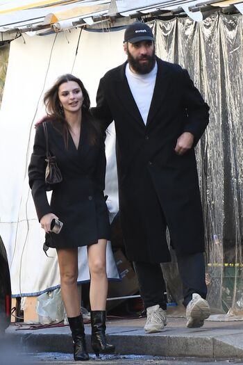 Emily ratajkowski  page leaked private photo uncensored HD quality