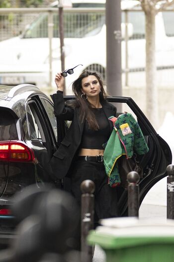 Emily ratajkowski  page leaked private photo uncensored HD quality