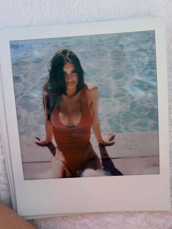 Emily ratajkowski  page leaked private photo uncensored HD quality