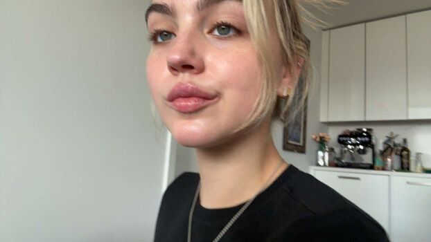 Emma brooks page leaked private photo uncensored HD quality