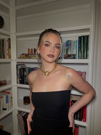 Emma brooks leaked private photo uncensored HD quality