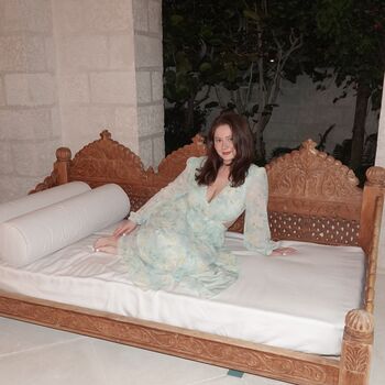 Emma kenney  page leaked private photo uncensored HD quality