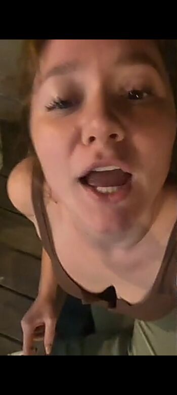 Emma kenney  page leaked private photo uncensored HD quality