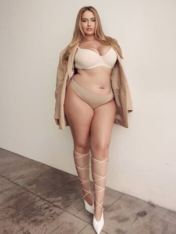 Erinmhk page leaked private photo uncensored HD quality