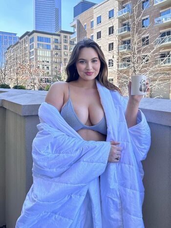 Erinmhk page leaked private photo uncensored HD quality