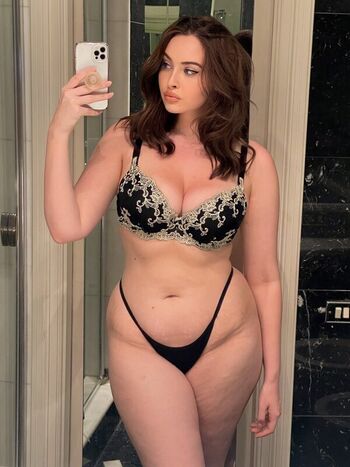 Erinmhk page leaked private photo uncensored HD quality