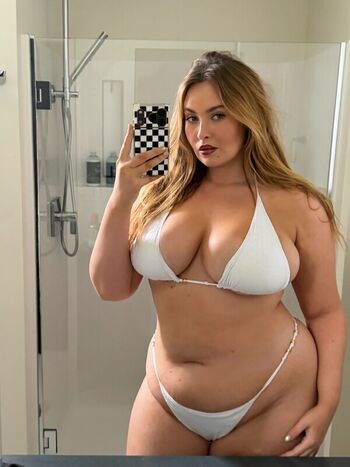 Erinmhk page leaked private photo uncensored HD quality