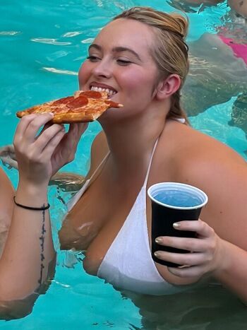 Erinmhk leaked private photo uncensored HD quality