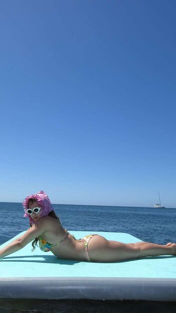 Ester dobrik page leaked private photo uncensored HD quality