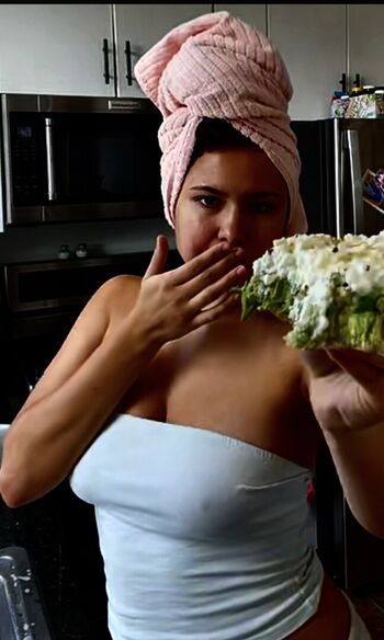 Ester dobrik leaked private photo uncensored HD quality