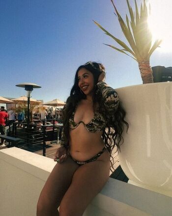 Everythingveronica page leaked private photo uncensored HD quality