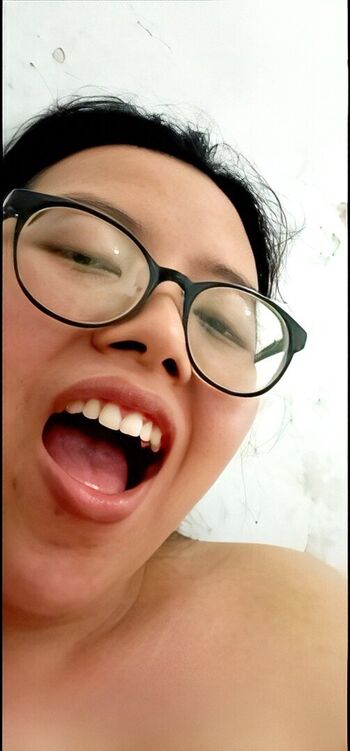 Feryanindya leaked private photo uncensored HD quality
