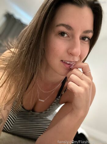 Flashingemma  page leaked private photo uncensored HD quality