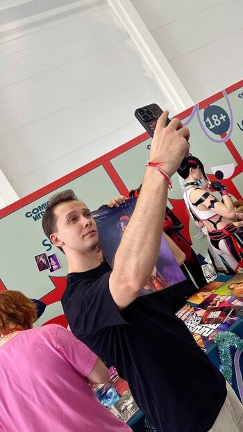 Gliese  page leaked private photo uncensored HD quality