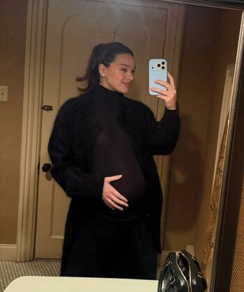 Hailee steinfeld  page leaked private photo uncensored HD quality