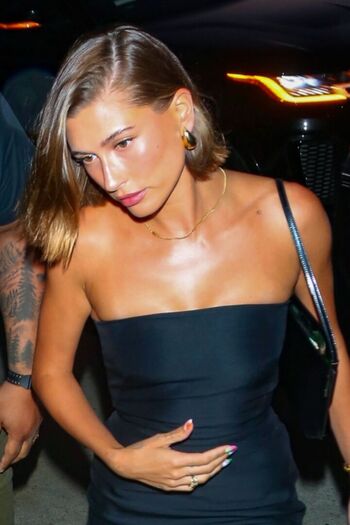 Hailey baldwin bieber leaked private photo uncensored HD quality