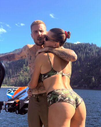 Hailey baldwin bieber leaked private photo uncensored HD quality