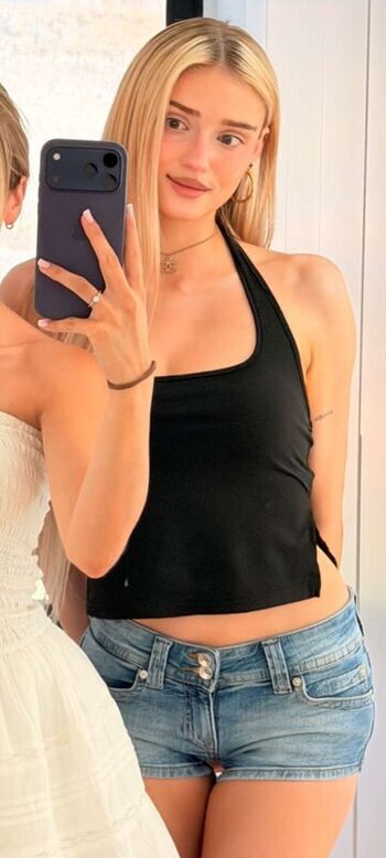 Honeypuu leaked private photo uncensored HD quality