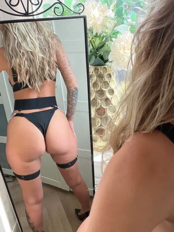 Housewifefleur leaked private photo uncensored HD quality