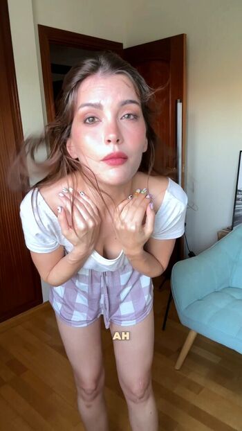 Iamcristinini leaked private photo uncensored HD quality