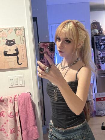 Iluvmeww page leaked private photo uncensored HD quality