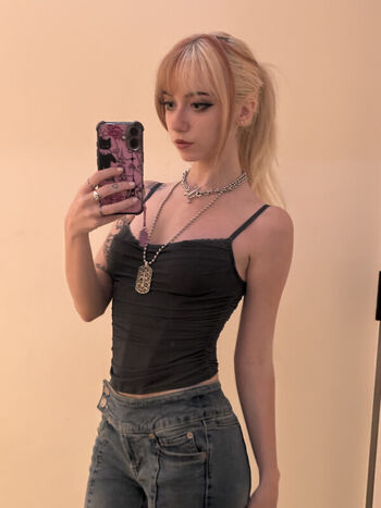 Iluvmeww page leaked private photo uncensored HD quality