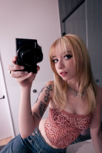 Iluvmeww page leaked private photo uncensored HD quality