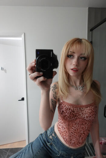 Iluvmeww page leaked private photo uncensored HD quality