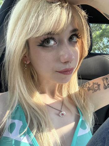 Iluvmeww page leaked private photo uncensored HD quality