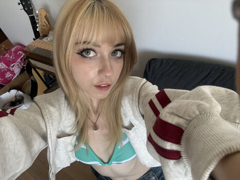 Iluvmeww page leaked private photo uncensored HD quality