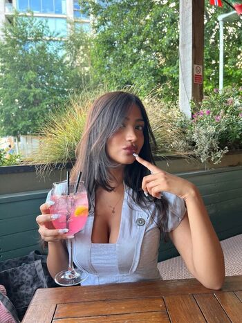 Imanimalikaa leaked private photo uncensored HD quality