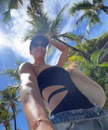 Iris mittenaere  page leaked private photo uncensored HD quality