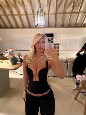 Izzytaffs page leaked private photo uncensored HD quality