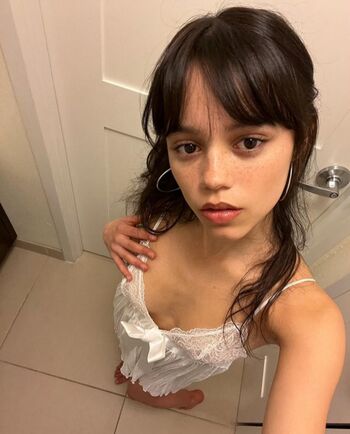 Jenna ortega  page leaked private photo uncensored HD quality