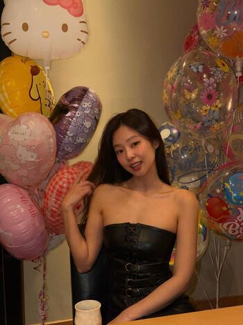 Jennie blkpik page leaked private photo uncensored HD quality