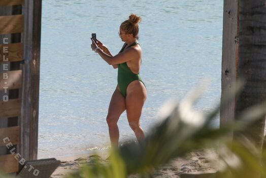 Jennifer lopez  page leaked private photo uncensored HD quality